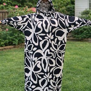 Black and White Floral Long Sleeve Dress